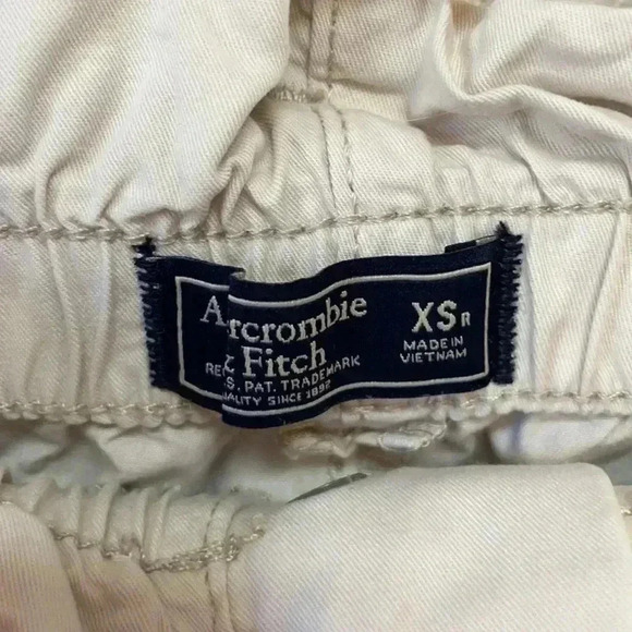 ABERCROMBIE AND FITCH Women’s Khaki Pants - Picture 4 of 5